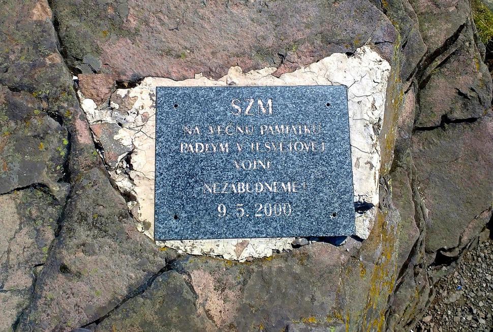 Memoriál umiestnený na Malom Sninskom kameni