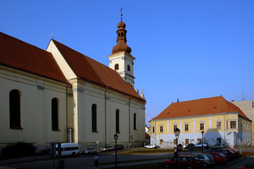 Západná fasáda budovy SSV, 2005