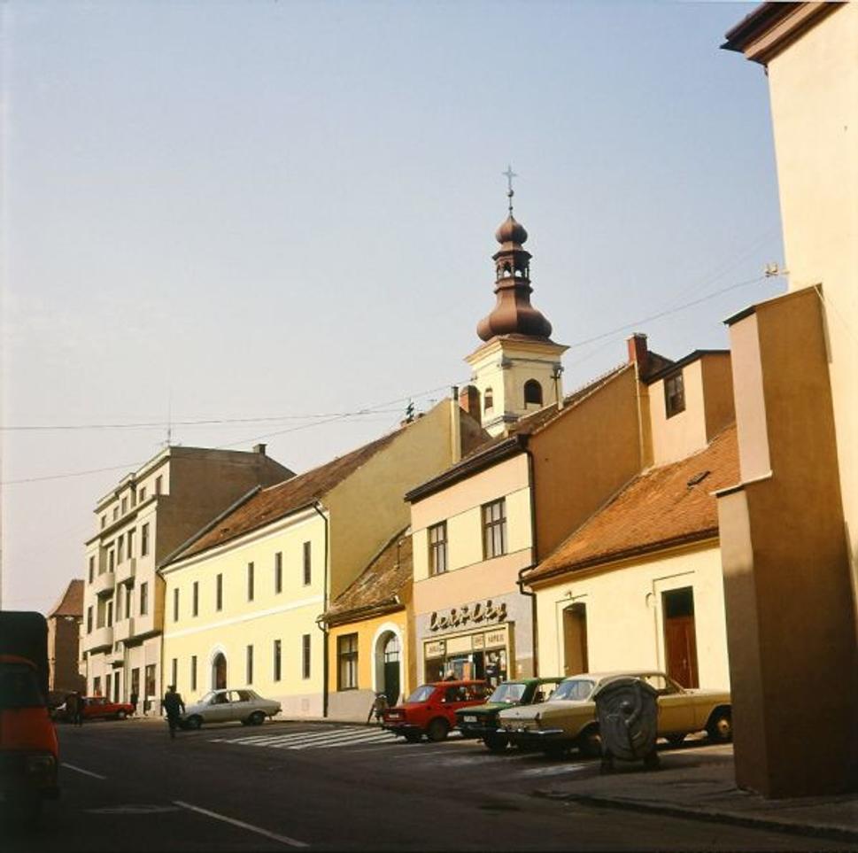 Radlinského ulica na konci 80-tych rokov