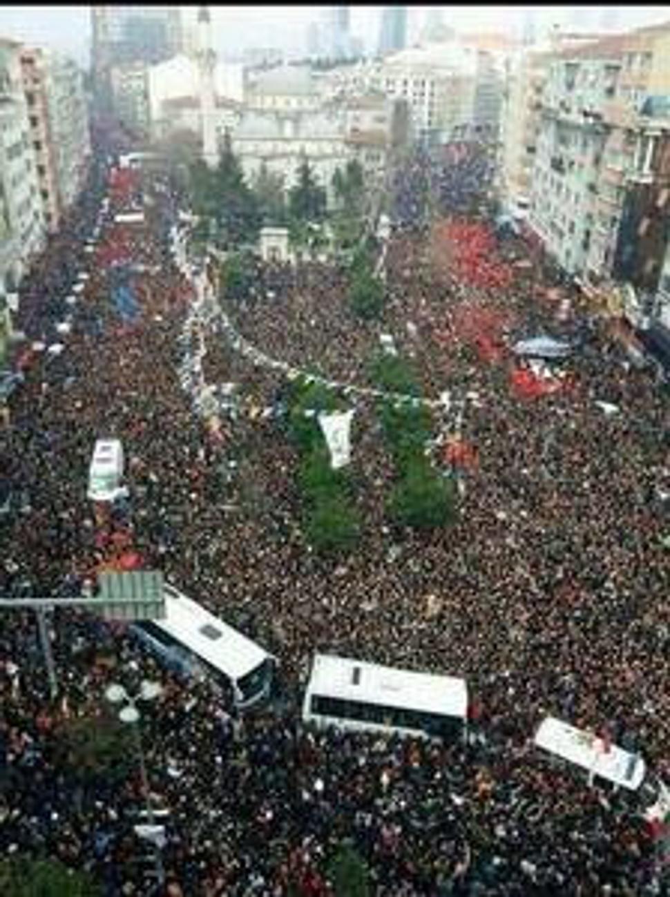 Istanbul, časť Şişli, 12.marca