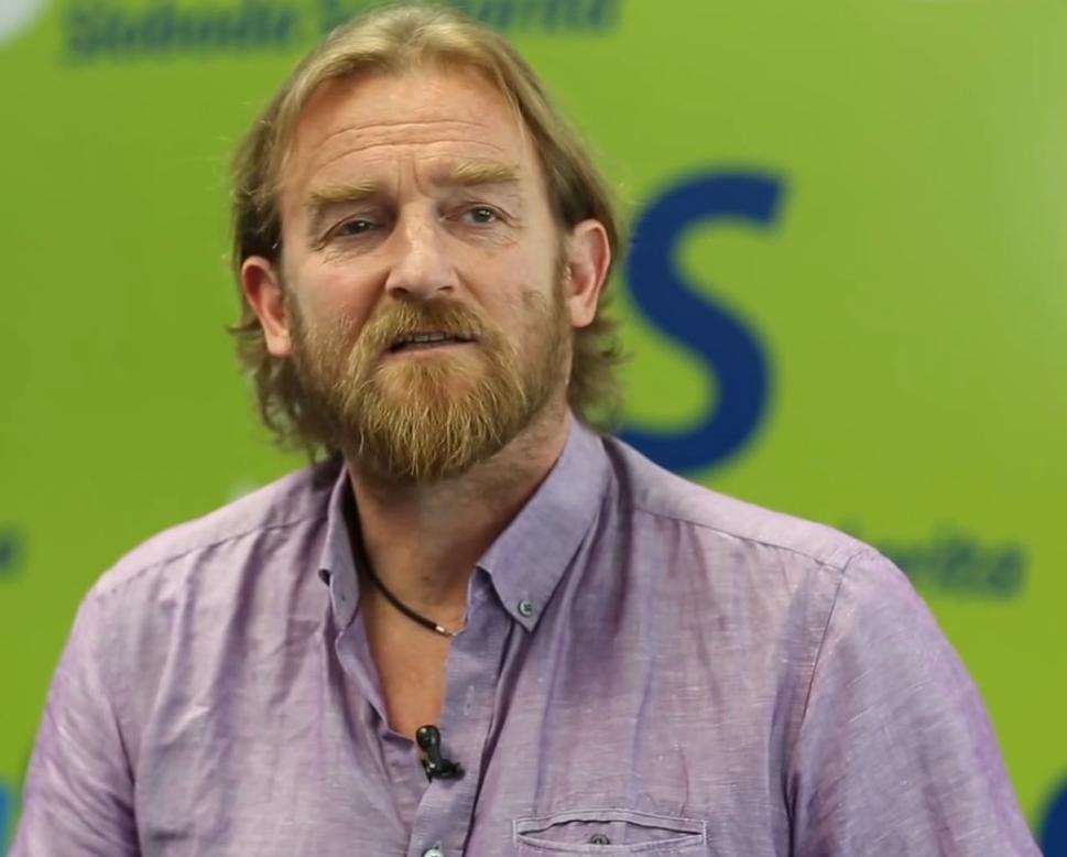 Novinár Tom Nicholson