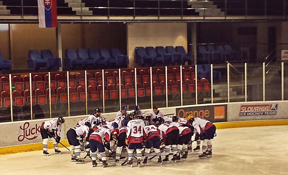 Hokejový tím „Warriors“ Prešovskej univerzity v Prešove na hokejovom turnaji univerzít SR 2015