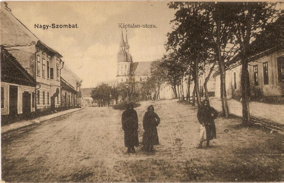 Pohľadnica z konca Kapitulskej ulice, od Kláštorka