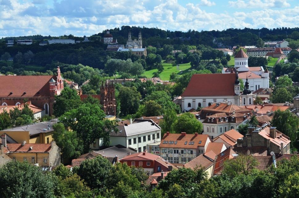 Panorámu starého Vilniusu zdobia kostoly