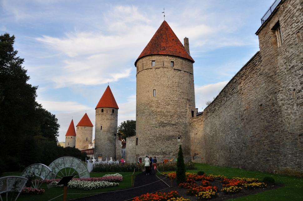 Hradby má Tallinn skutočne rozprávkové