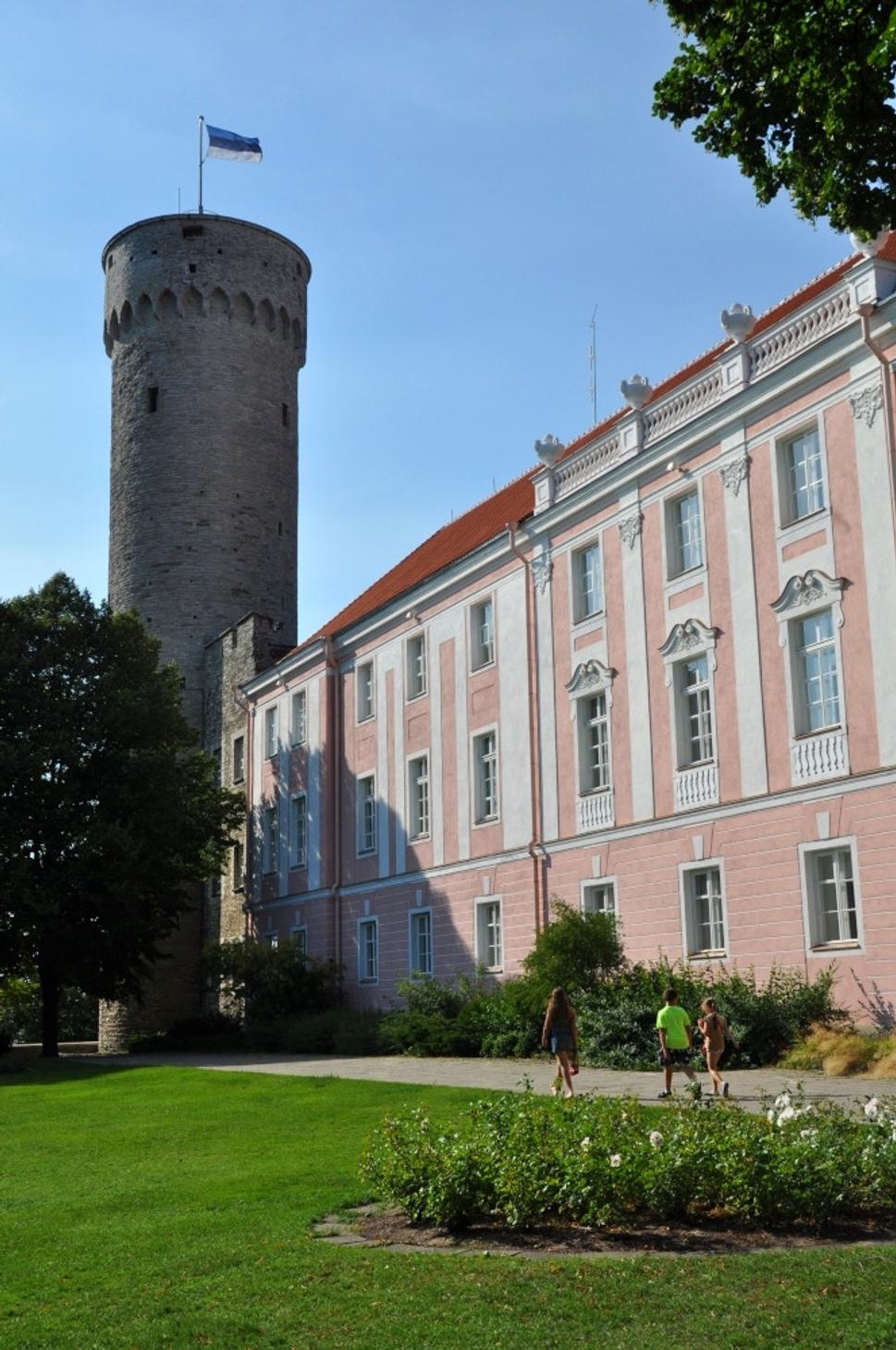 Estónsky parlament na pahorku Toompea