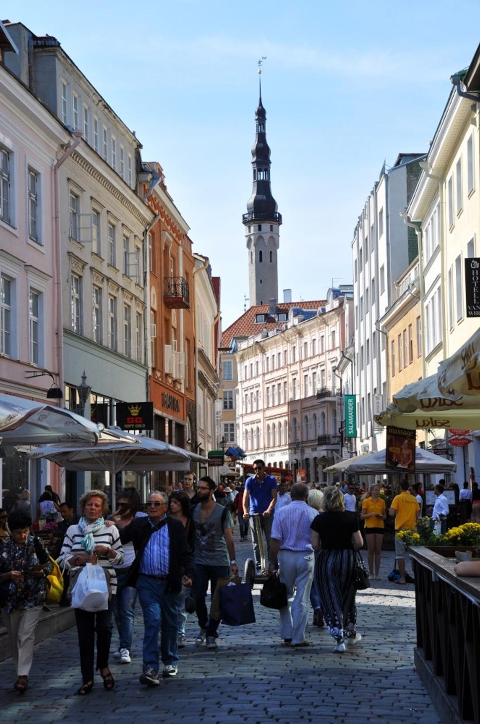Uličiek Tallinnu sa človek nepreje