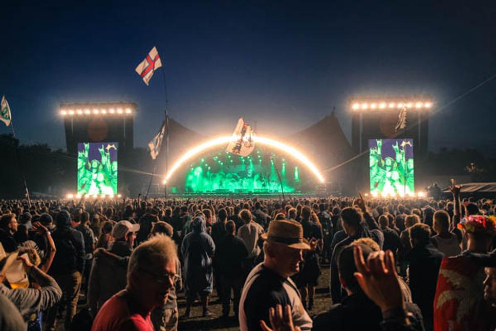 Orange stage počas koncertu Roba Zombieho