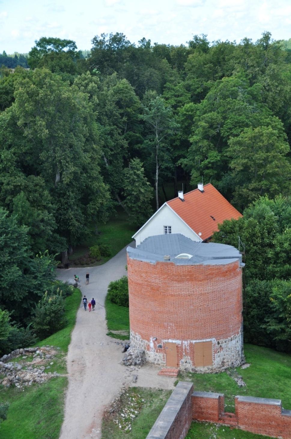 Prístupová cestička ku hradu