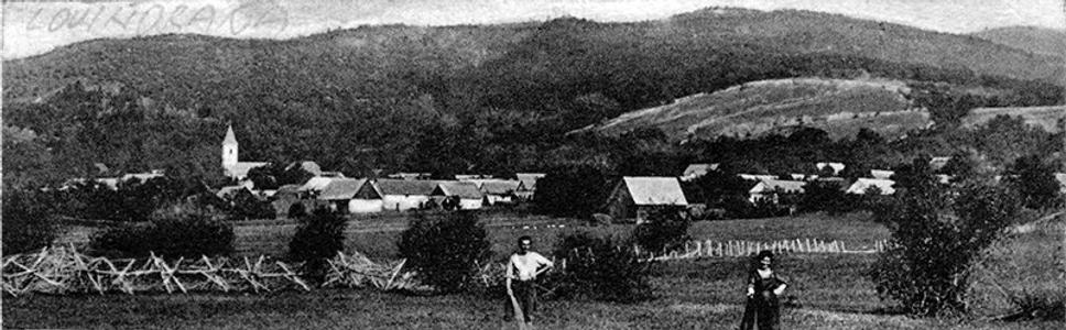 Protipechotné prekážky južne od obce Lovinobaňa na začiatku júna 1919. (Zbierka Miroslav Peťko)