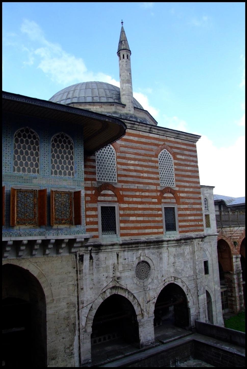 Kúsok tradičnej architektúry