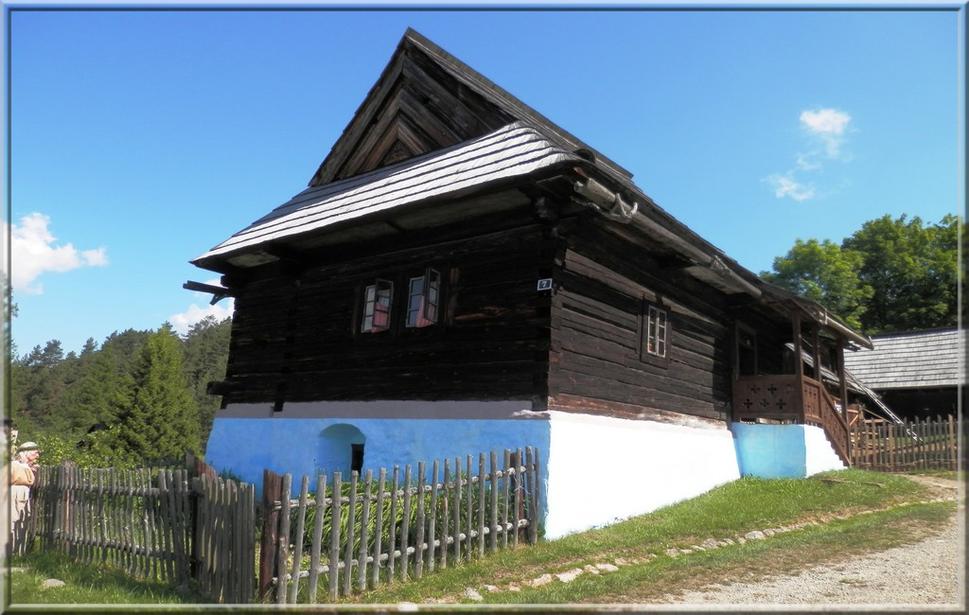 Lesa z úzkych latiek