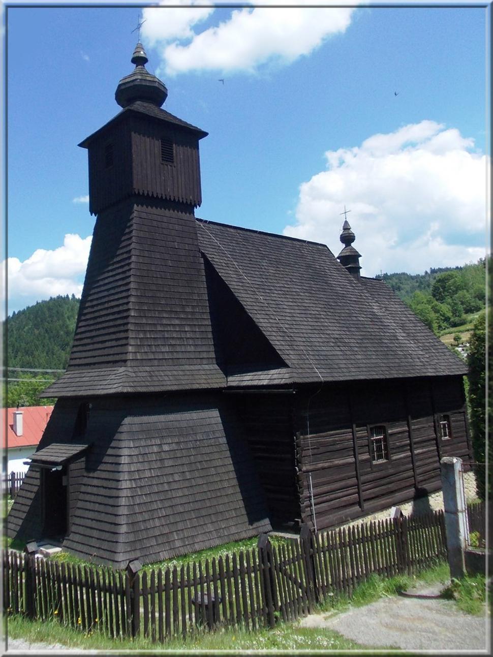 Veža obložená šindľami aj z vonkajšej strany...