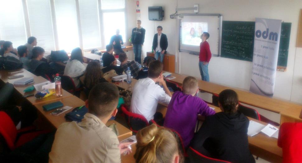 Workshop na strednej škole v Žiline. Účasť poslanca VÚC ako aj členov ODM z Nitry a Banskej Bystrice.