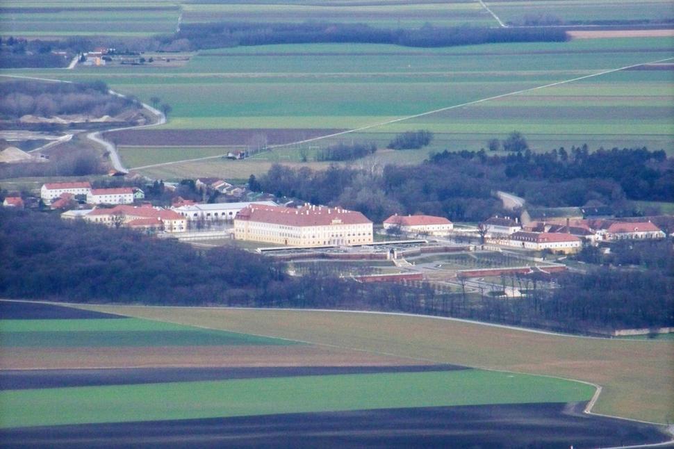 Schlosshof