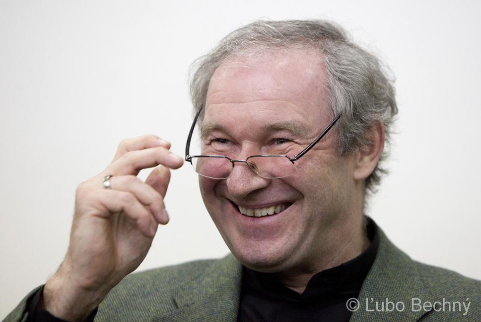 arcibiskup Róbert Bezák