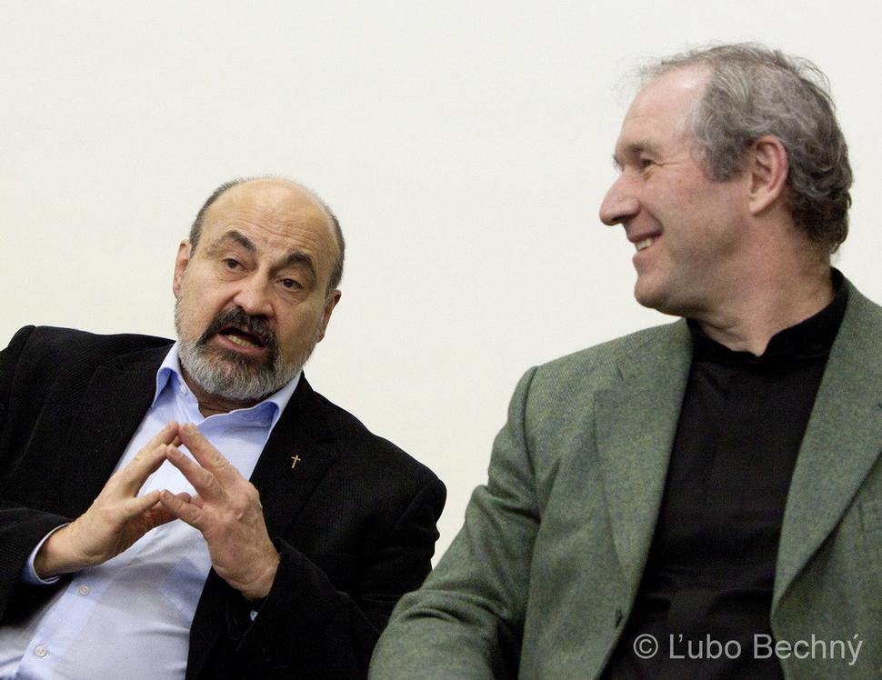 Tomáš Halík a Róbert Bezák v Trnave