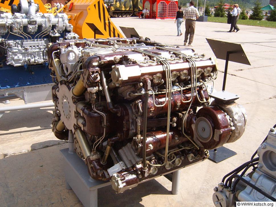 Motor T-14 A-85-3, badateľne je nezvykle usporiadanie do X.