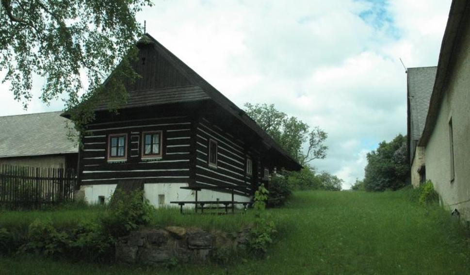Drevenica, v ktorej po svojom príchode Hála býval, je dnes národnou kultúrnou pamiatkou.
