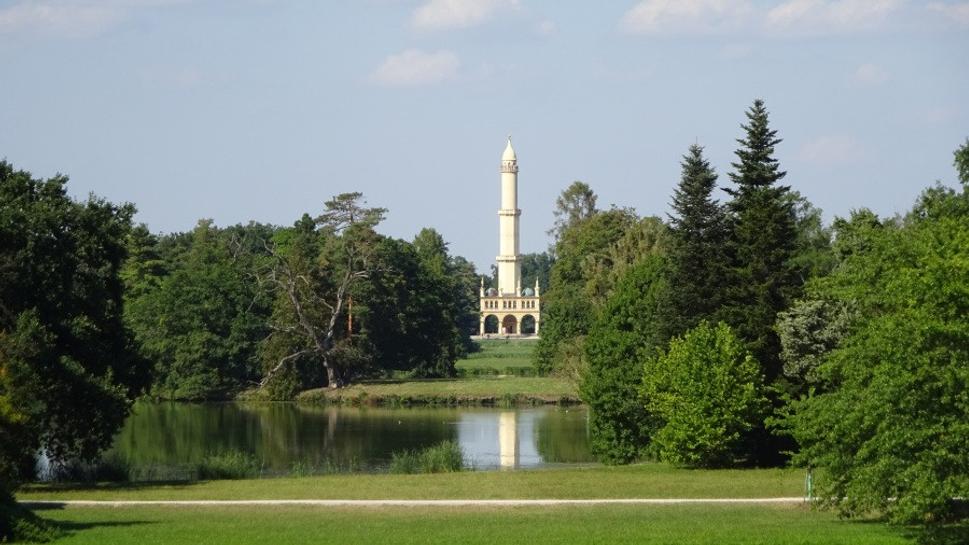 Minaret v areáli zámku
