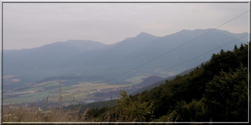 Pohľad do Turčianskej záhradky z Lubochnianskeho sedla - Krpeľany s priehradou a Krivánska Malá Fatra