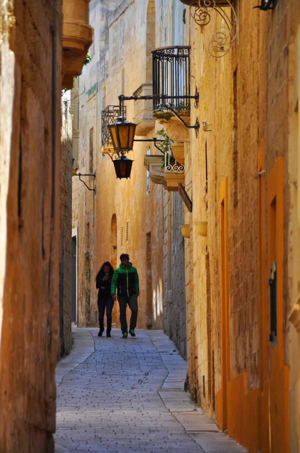 Mdina je romantický miestom na potulky