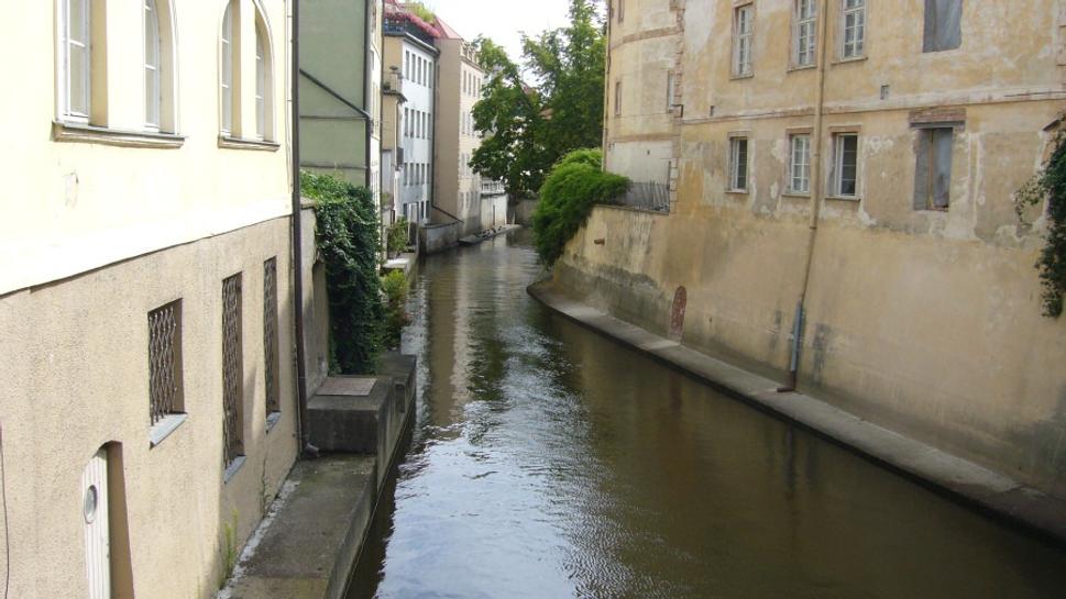 Typický pohľad na Kampu s riečkou Čertovka