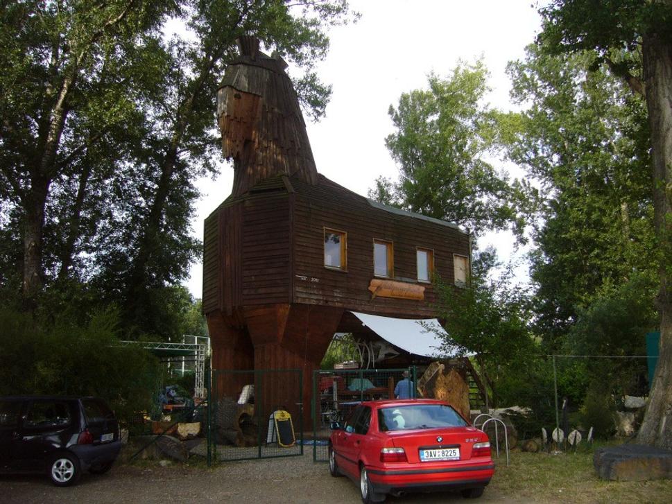 Trójsky kôň v Tróji (pražskej)