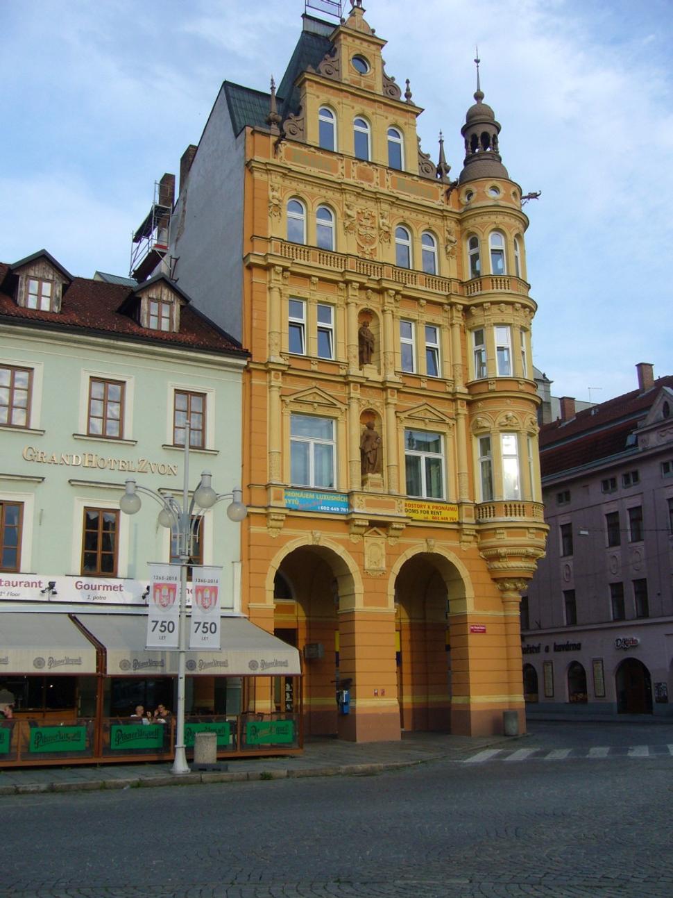 Palác Včela