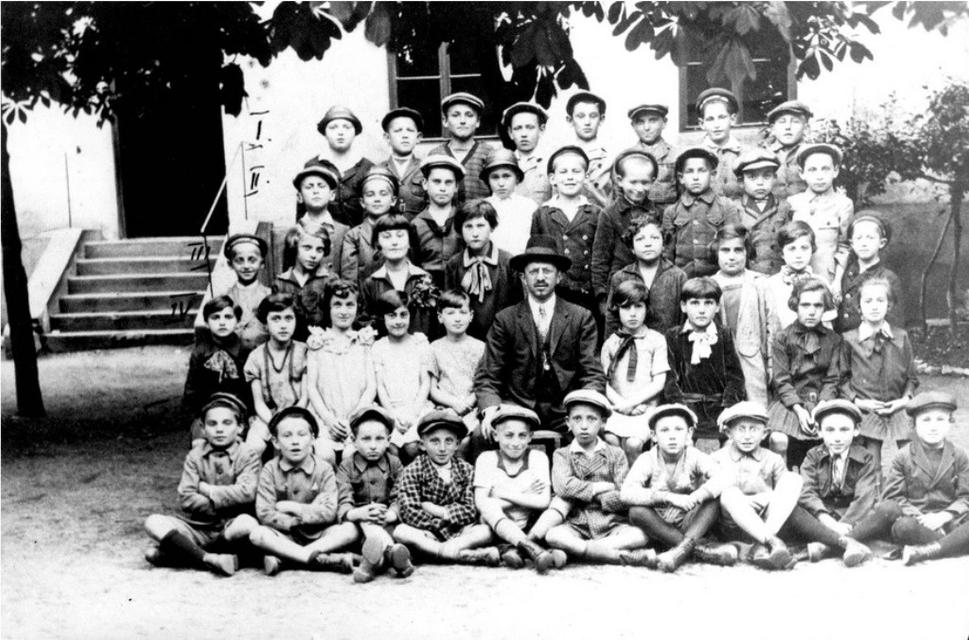 Židovská škola v Topoľčanoch r. 1928