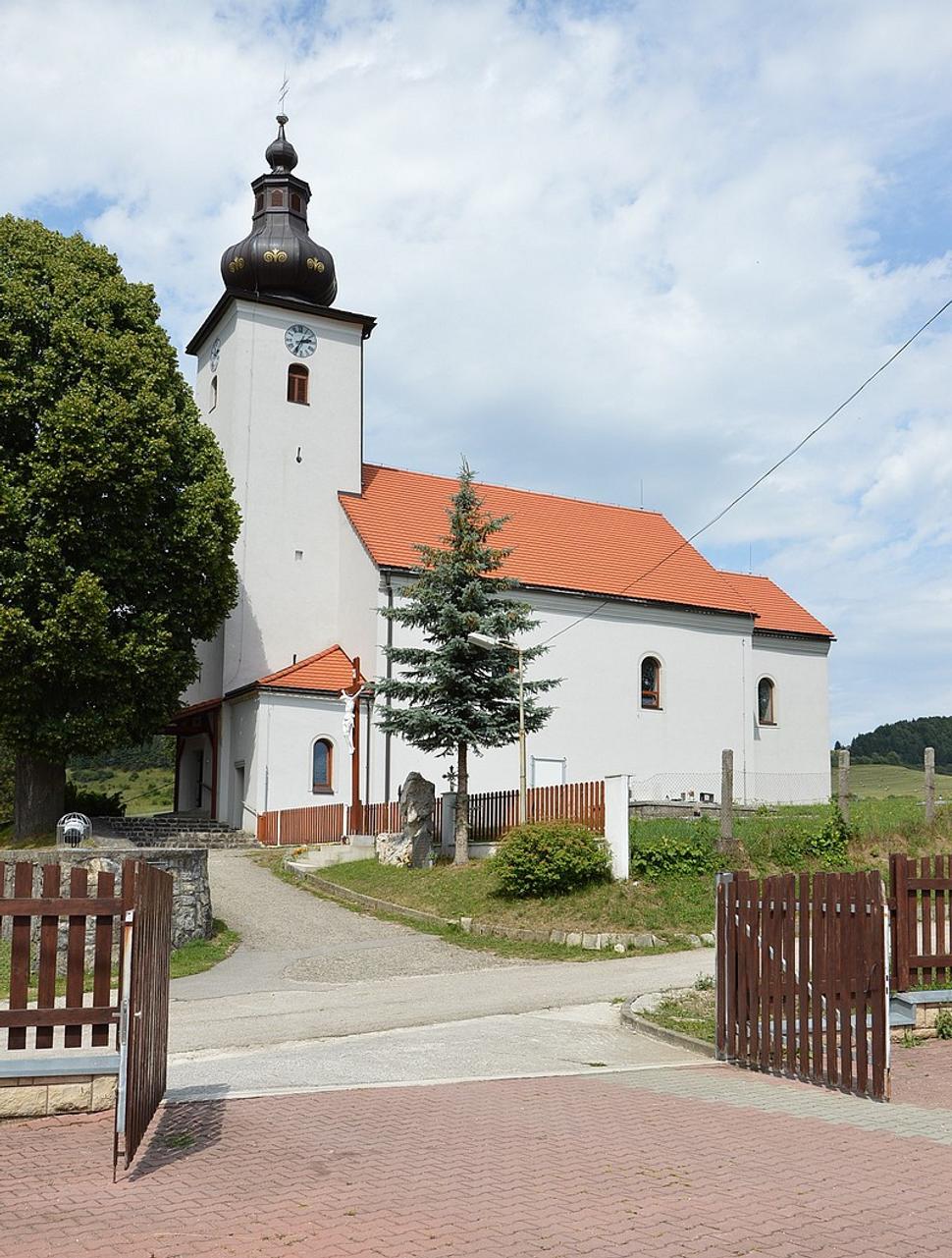 Rímskokatolícky Kostol povýšenia Svätého kríža z roku 1669
