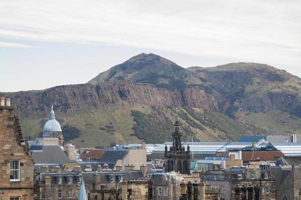 Výhľad z hradu na Arthur´s Seat