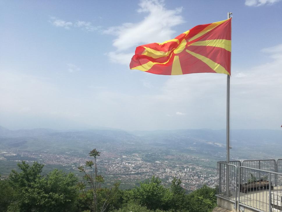 Toto je výhľad na Skopje z kopca Vodno, kam sa dostanete kabínkovou lanovkou.