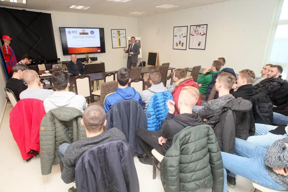 Match-fixing seminár pre hráčov Fortuna ligy. Zdroj: futbalsfz.sk