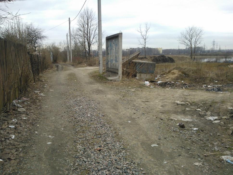 Koniec zimy odhalí i špinu - ako toto smetisko pri Šuvalovovskom rybníku