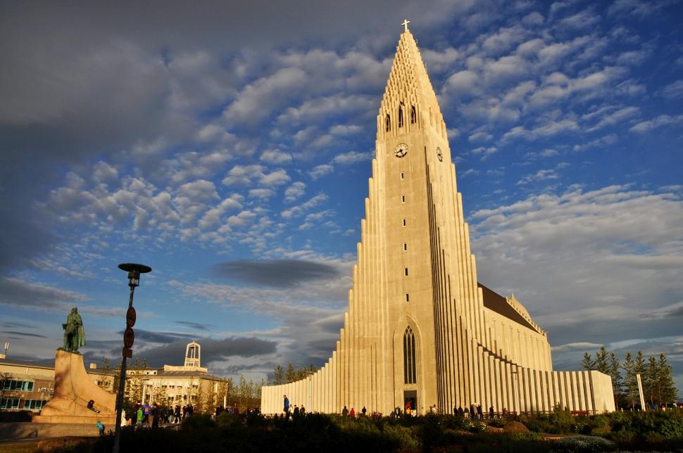 Halgrímskirkja je ikonou Reykjavíku