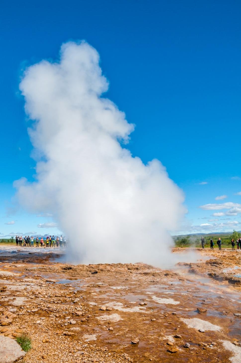 Strokkur pri výbuchu