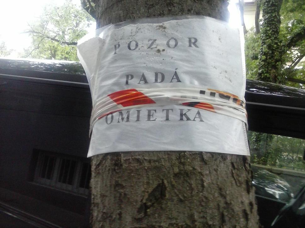 Padajúca omietka na Svoradovej