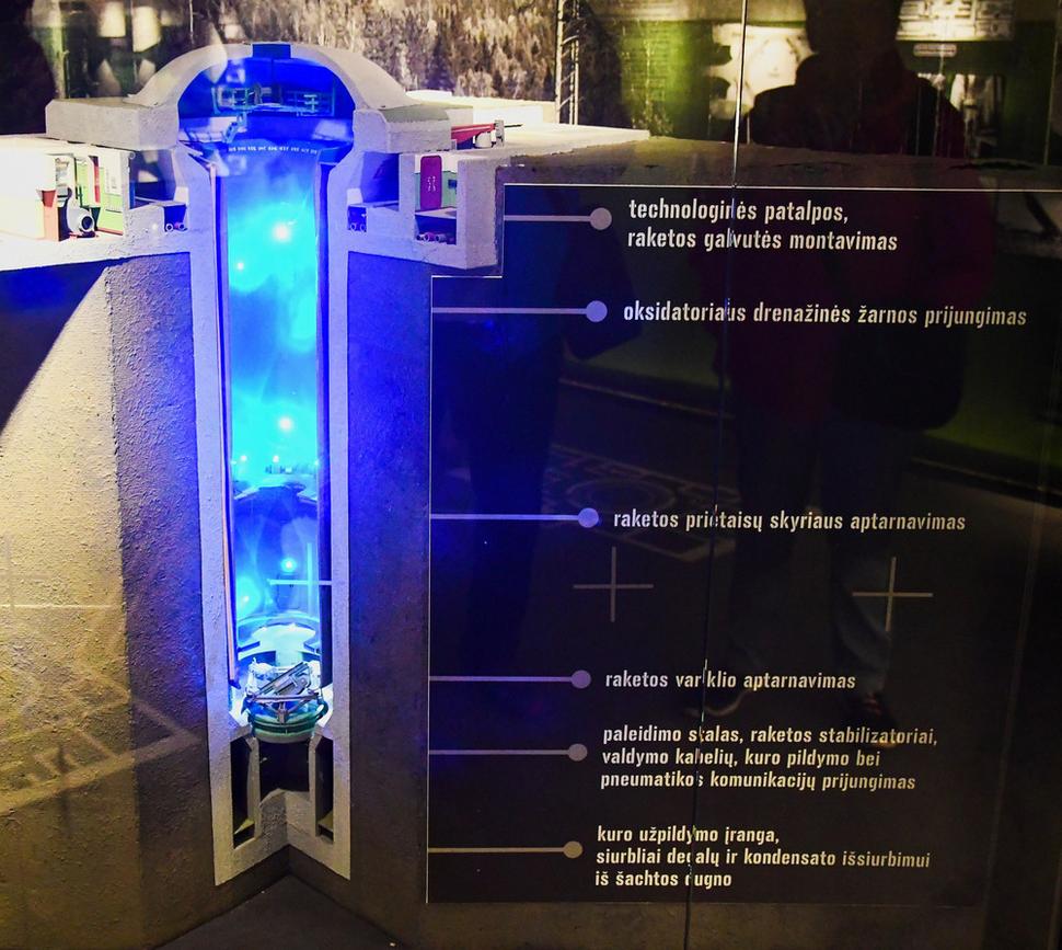 Šachta každej rakety pozostávala zo šiestich úrovní, z ktorých každá bola navrhnutá tak, aby slúžila rôznym systémom: komunikácia na doplňovanie paliva, drenážne čerpadlá, motor, drenážne puzdro nádrže na oxidačné činidlo, prístrojová komora atď.