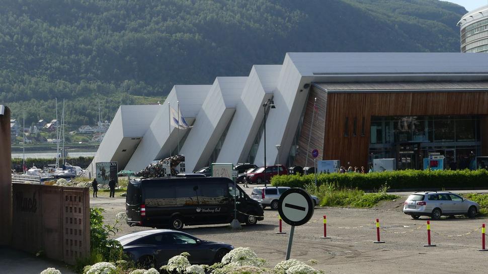 Tak tu im niečo popadalo... Architekt si takto vymyslel arktické akvárium