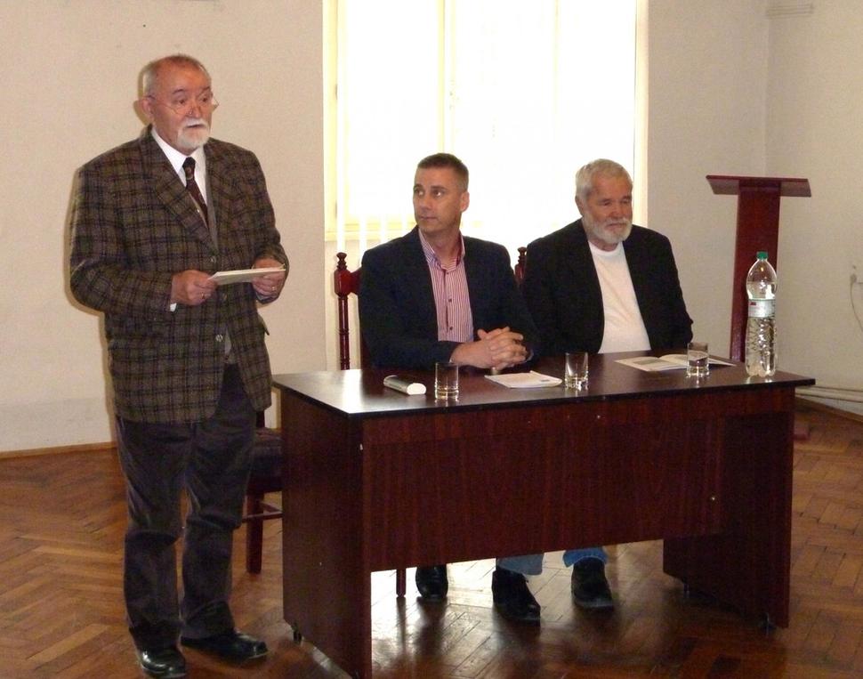 10.Prof. MVDr. Imrich Maraček, DrSc.(na snímke vľavo), PhDr. Tichomír Kotek ( na snímke vpravo)