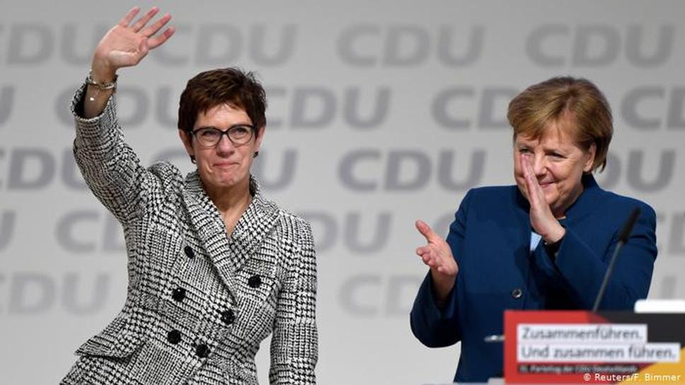 Annegret Kramp-Karrenbauer s Angelou Merkel po tom, ako bola v decembri 2018 zvolená za predsedníčku CDU.