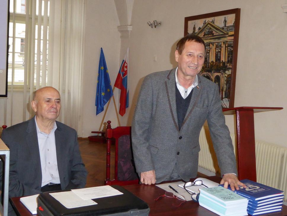 Ing.Ján Marenčík (na snímke vľavo),Miroslav Ňaršík (vpravo)