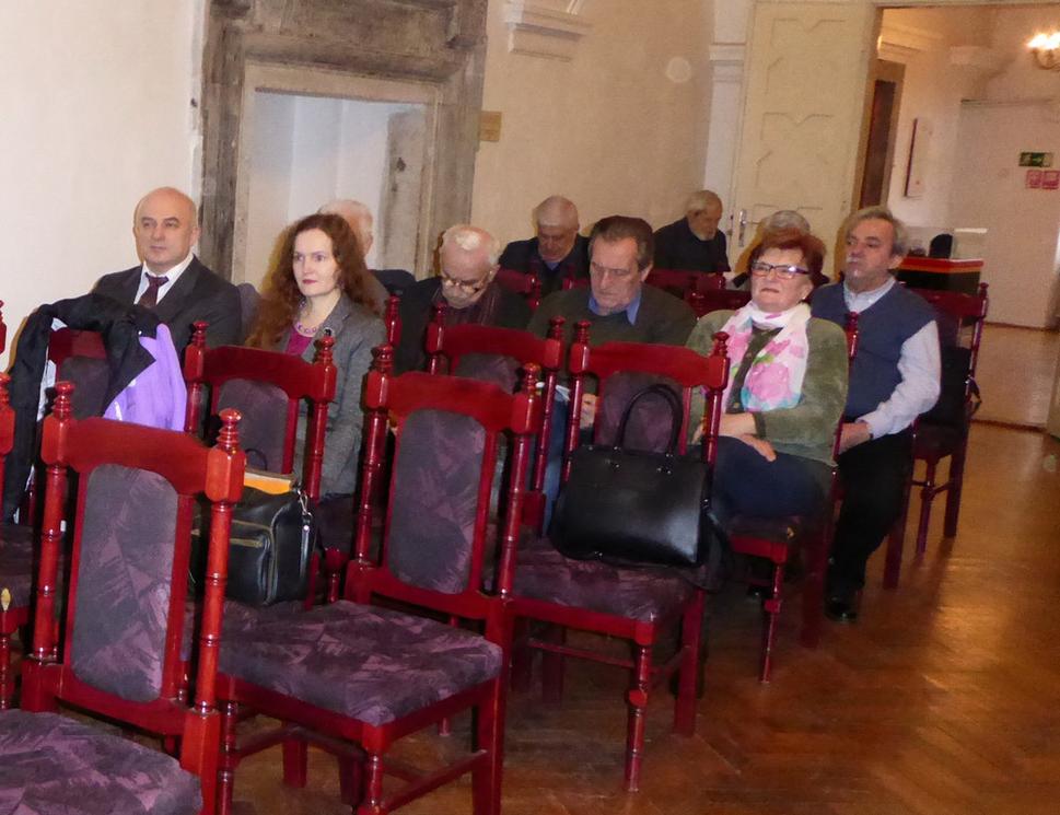 Filatelisti si vždy nájdu čas koncom roka, aby sa stretli s kolegami.V popredí Ing.Miroslav Gerec s manželkou