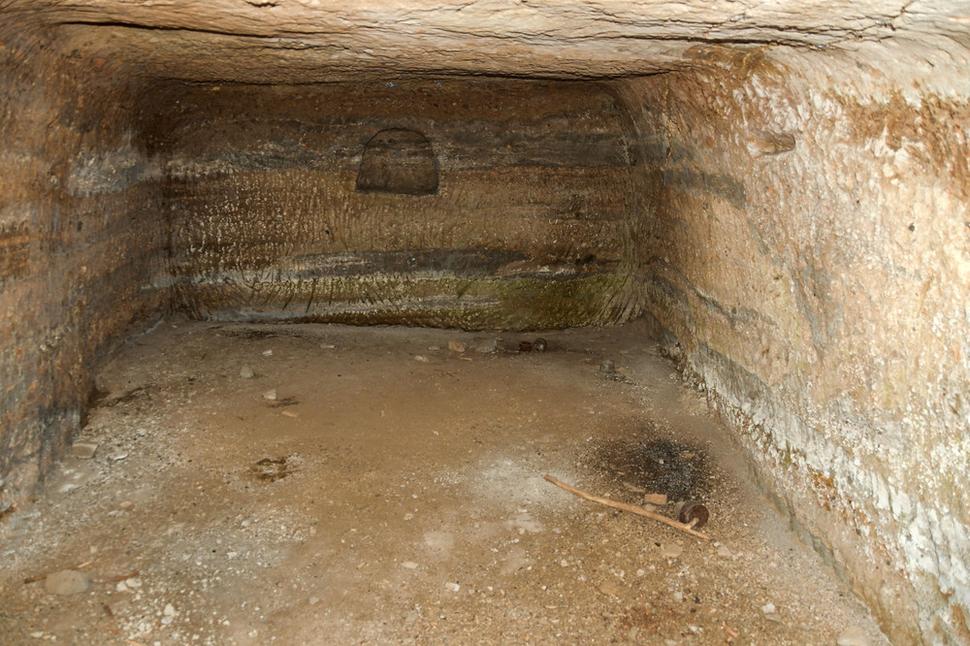 V takejto stredovekej obývačke mohla existovať počas 2-3 dňového bašovania Turkov celá rodina.