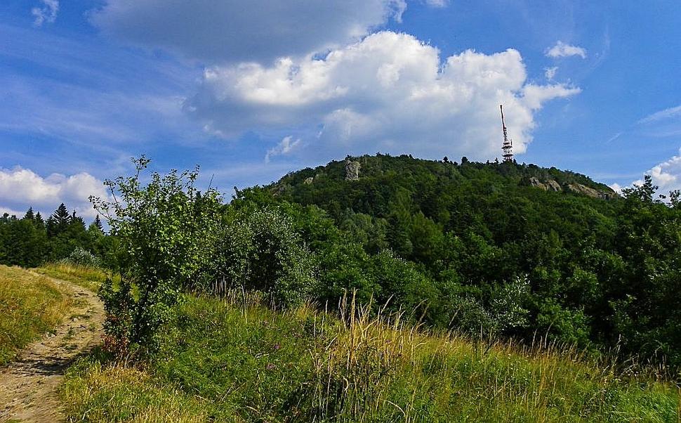 Pohľad na Sitno z Tatárskej lúky.