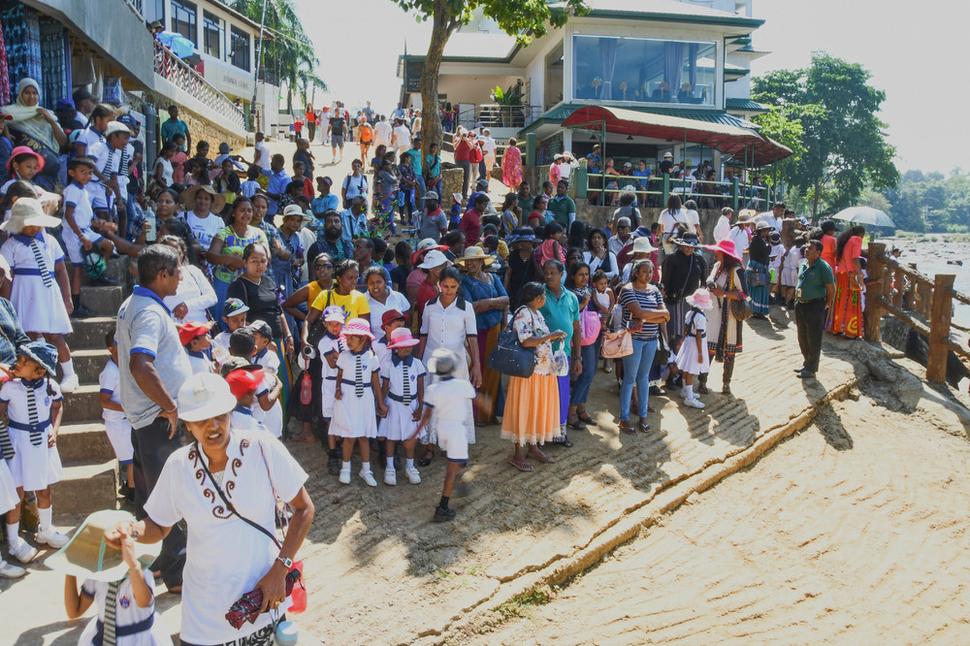 Sloní sirotinec v Pinnawala je takmer povinnou zastávkou pre srilanských školákov, rodinné dovolenky a samozrejme, pre všetkých zahraničných turistov.