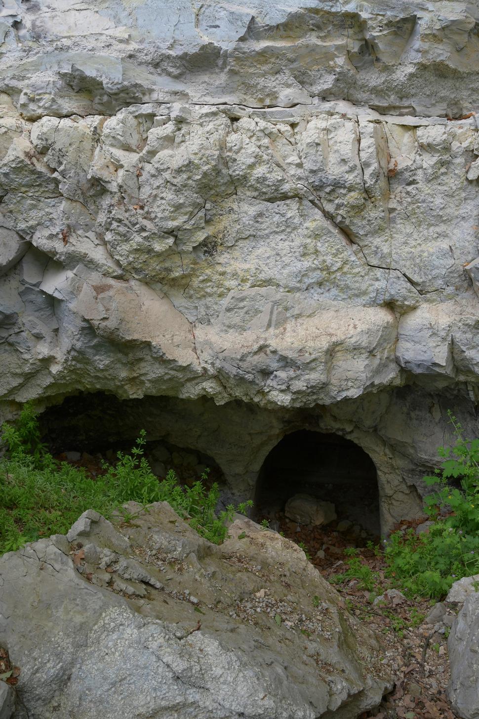 Niektoré priestory sú polozasypané a ukrývajú tajomstvá minulosti. Rozhodli sme sa ich preskúmať.