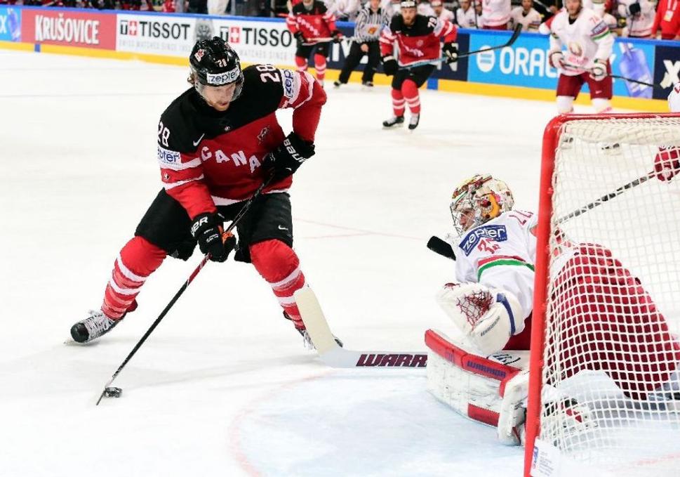 Kanaďan Kevin Lalande v drese Bieloruska (nezabránil prehre 0:9)