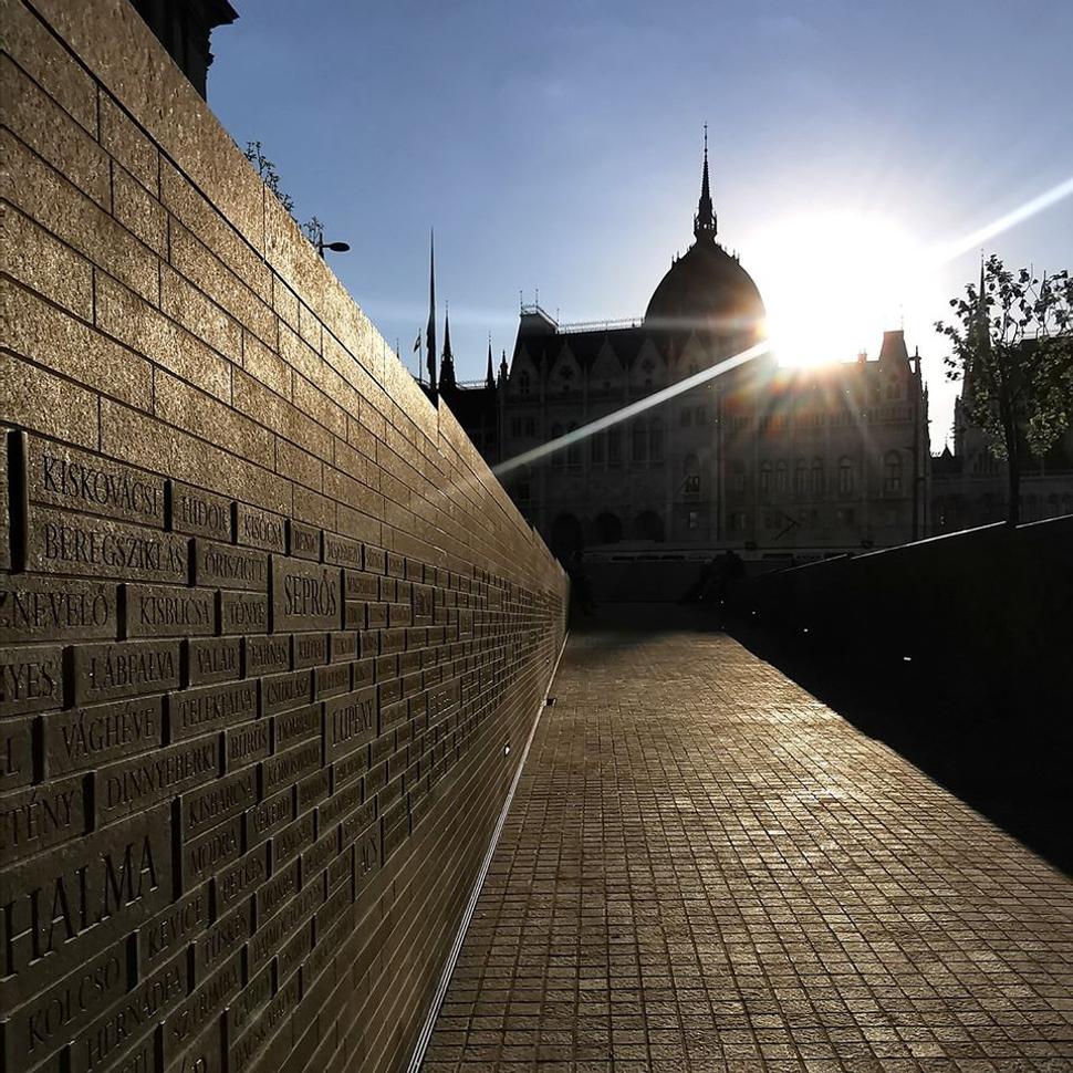 Detail nového pamätníka národnej spolupatričnosti v Budapešti